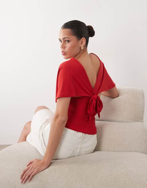 ASOS DESIGN - Top à décolleté plongeant sans manches en polyamide avec taille cintrée et détail noué au dos - Rouge - view 1