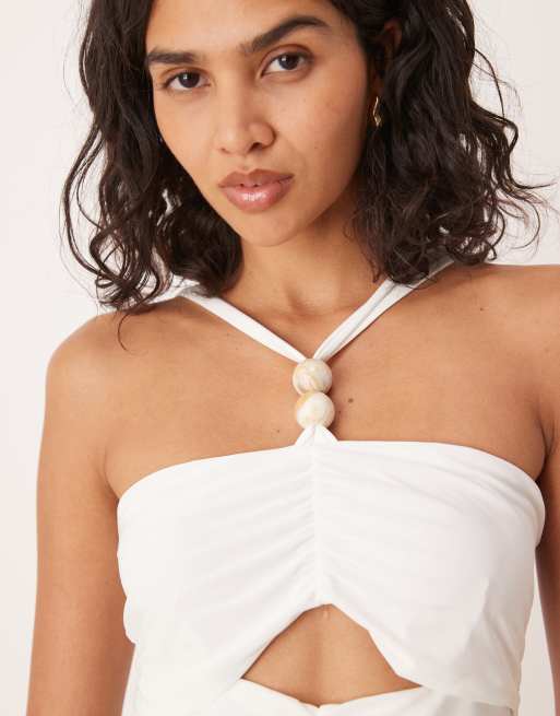 ASOS DESIGN - Top à encolure américaine avec découpe et détail métallique - Crème