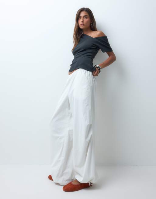 ASOS DESIGN top à encolure asymétrique ultra-doux noir, 2 de 5
