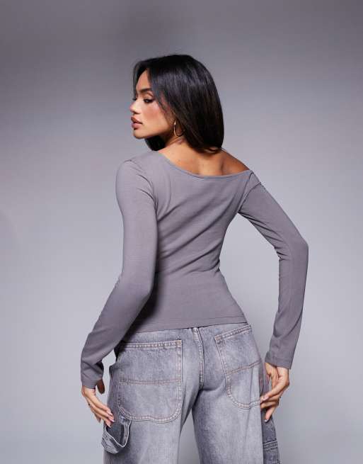ASOS DESIGN - Top à encolure dégagée et épaule dénudée avec boutonnage asymétrique - Anthracite, 2 de 4