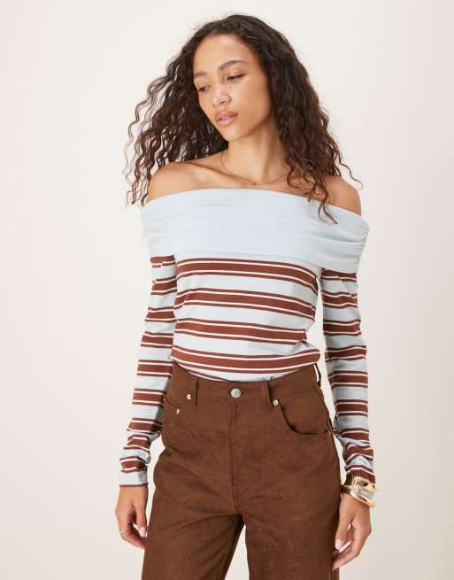 ASOS DESIGN - Top à encolure rabattue et épaules dénudées à rayures texturées - Bleu et chocolat