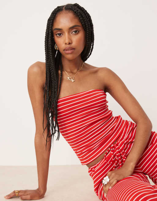 ASOS DESIGN - Top a fascia taglio lungo a righe rosso in coordinato