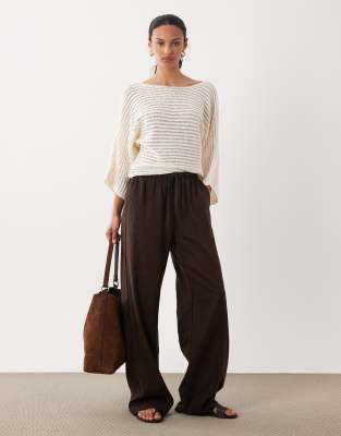 ASOS DESIGN - Top à manches chauve-souris en maille de coton bouclée - Moka-Marron