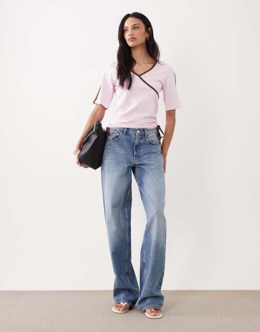 ASOS DESIGN - Top à manches courtes et col V avec fronces à détails noués - Rose, 2 de 4