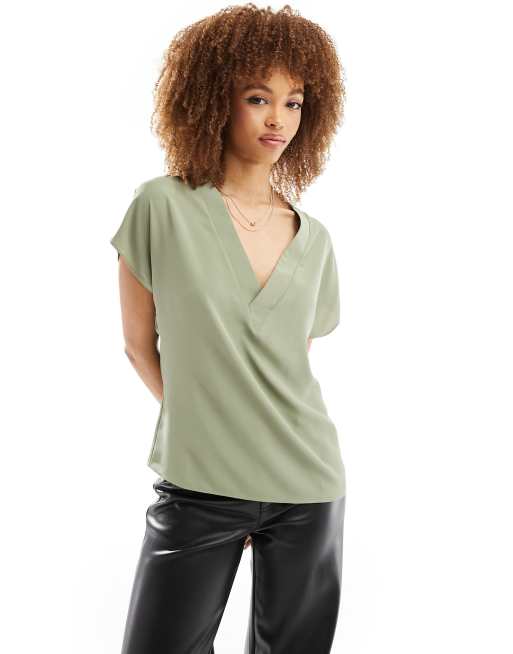 ASOS DESIGN - Top à manches courtes et col V - Kaki clair 