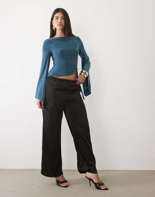 ASOS DESIGN top à manches drapées avec ourlet asymétrique en bleu pétrole, 2 de 4