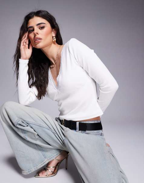 ASOS DESIGN - Top à manches longues avec décolleté plongeant bordé de dentelle - Ivoire - view 1