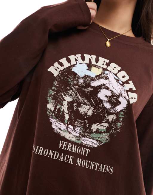 ASOS DESIGN - Top à manches longues avec imprimé Minnesota - Marron, 3 de 4