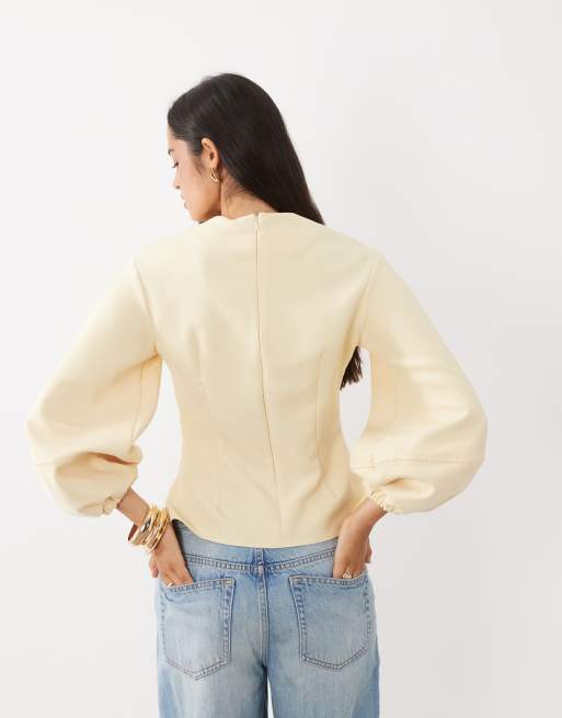 ASOS DESIGN top à manches volumineuses froncées sur le côté couleur buttermilk, 4 de 4