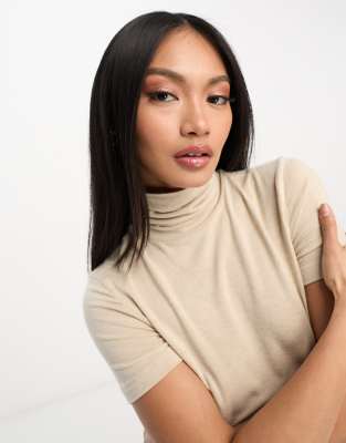 ASOS DESIGN - Top a maniche corte accollato in maglia fine color cammello mélange
