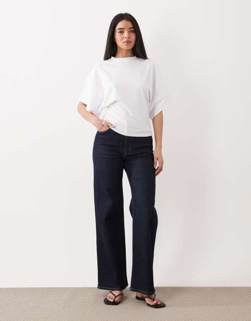 ASOS DESIGN - Top a maniche corte bianco con ali di pipistrello stretto in vita, 2 di 4