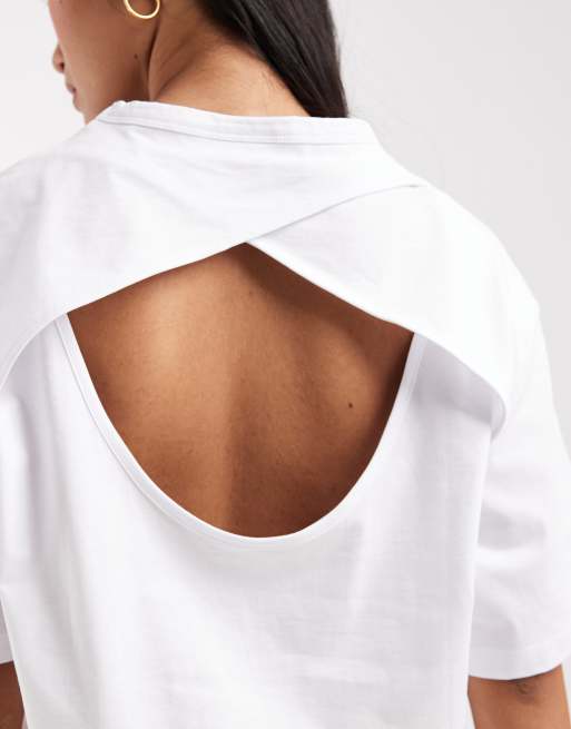 ASOS DESIGN - Top a maniche corte bianco con dettaglio stile mantella sul retro, 3 di 4