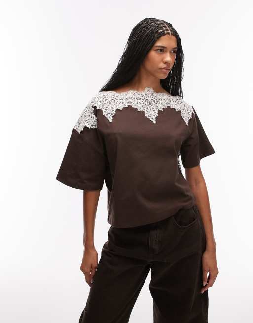 ASOS DESIGN - Top a maniche corte color cioccolato con finiture in pizzo