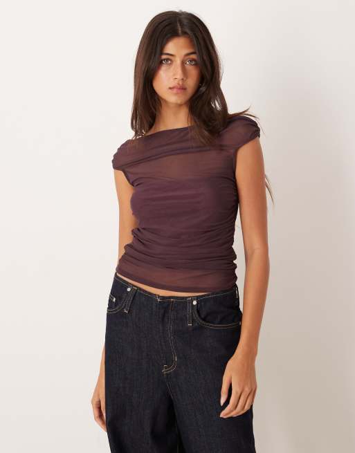 ASOS DESIGN - Top a maniche corte color prugna raccolto in rete con spalle scoperte