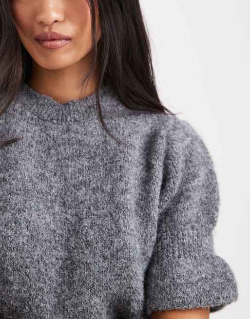 ASOS DESIGN - Top a maniche corte in maglia antracite con polsini e volant, 3 di 4