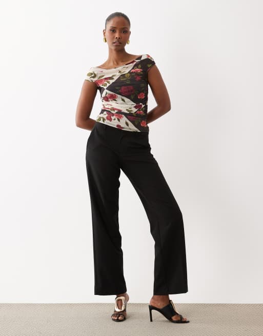 ASOS DESIGN - Top a maniche corte raccolto in rete con stampa patchwork a fiori e spalle scoperte