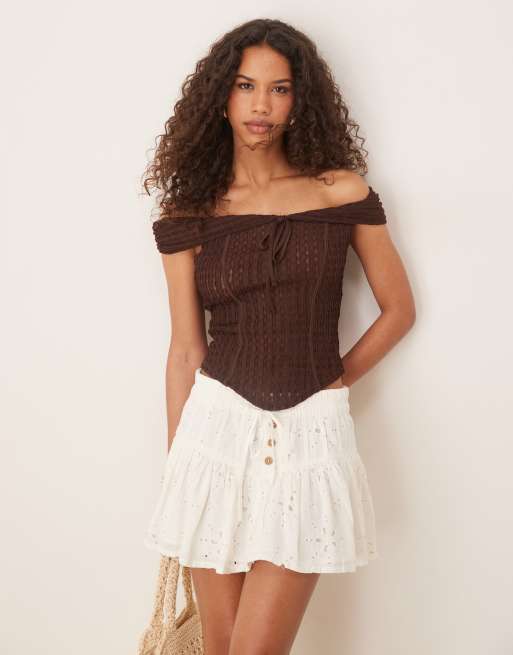 ASOS DESIGN - Top a maniche corte testurizzato color cioccolato con spalle scoperte e laccetti