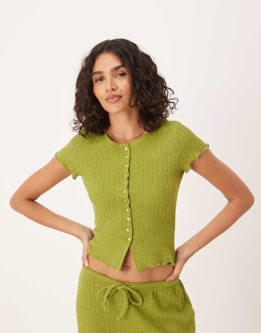 ASOS DESIGN - Top a maniche corte verde all'uncinetto con bottoni in coordinato