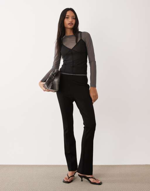 ASOS DESIGN - Top a maniche lunghe a doppio strato in rete antracite con canottiera a contrasto, 2 di 4