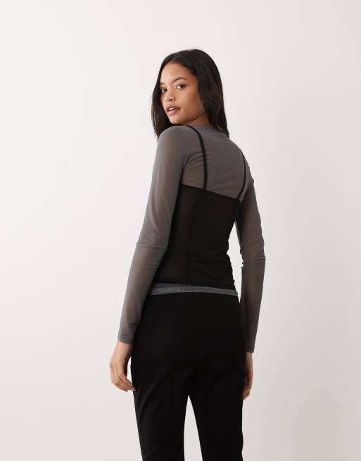 ASOS DESIGN - Top a maniche lunghe a doppio strato in rete antracite con canottiera a contrasto, 4 di 4