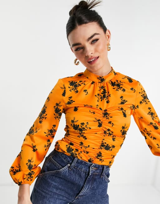 ASOS DESIGN - Top a maniche lunghe accollato arricciato sul davanti arancione a fiori