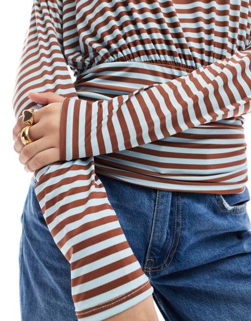 ASOS DESIGN - Top a maniche lunghe asimmetrico monospalla stretto in vita a righe, 4 di 4