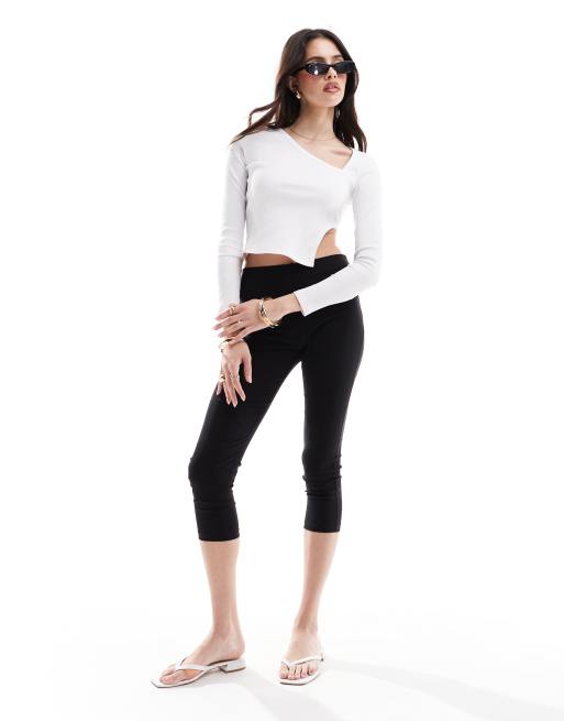ASOS DESIGN - Top a maniche lunghe bianco con spacco sul fondo e collo asimmetrico, 3 di 4