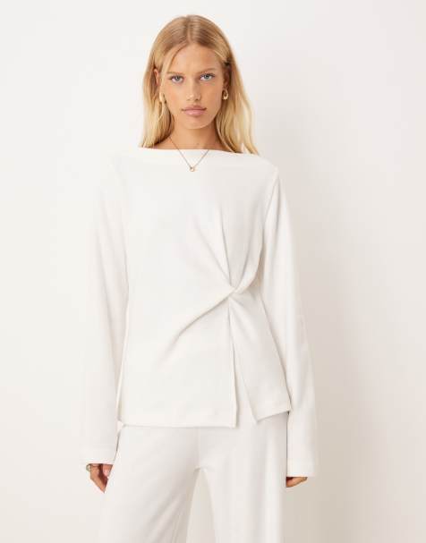 ASOS DESIGN - Top a maniche lunghe bianco morbido al tatto con spalle scoperte e nodo - view 1