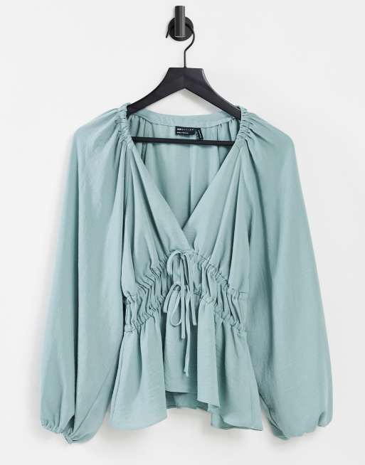 ASOS DESIGN - Top a maniche lunghe blu polvere con scollo a V, maniche a kimono e lacci sul davanti