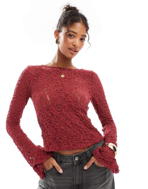 ASOS DESIGN - Top a maniche lunghe bordeaux in pizzo con maniche a campana - view 1