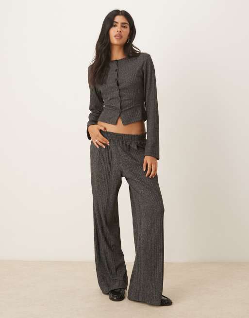 ASOS DESIGN - Top a maniche lunghe color antracite mélange a coste con chiusura con bottoni, 2 di 4