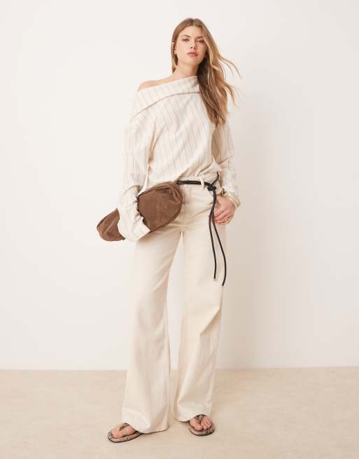 ASOS DESIGN - Top a maniche lunghe color panna gessato con spalla scoperta e risvolto, 4 di 4