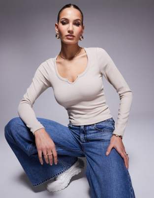 ASOS DESIGN - Top a maniche lunghe color pietra a coste con intaglio
