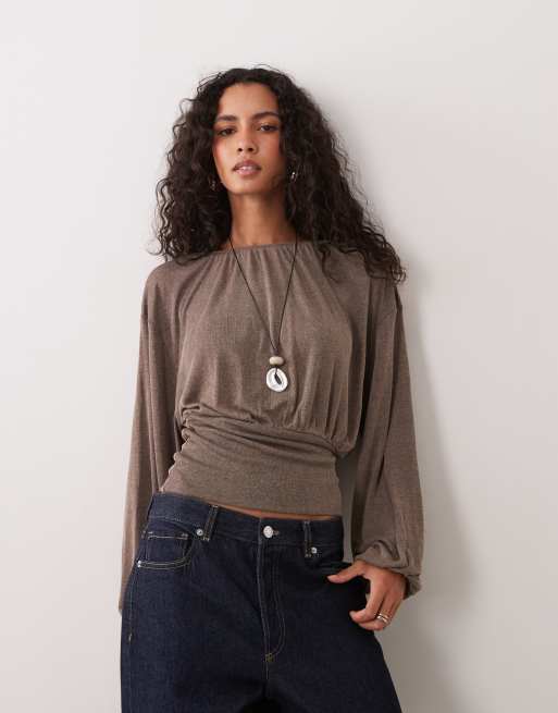 ASOS DESIGN top a maniche lunghe con dettaglio in vita arricciata in choc