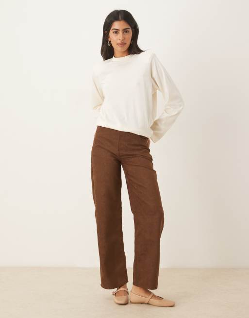 ASOS DESIGN - Top a maniche lunghe girocollo con collo alto e spalle imbottite color crema, 2 di 4