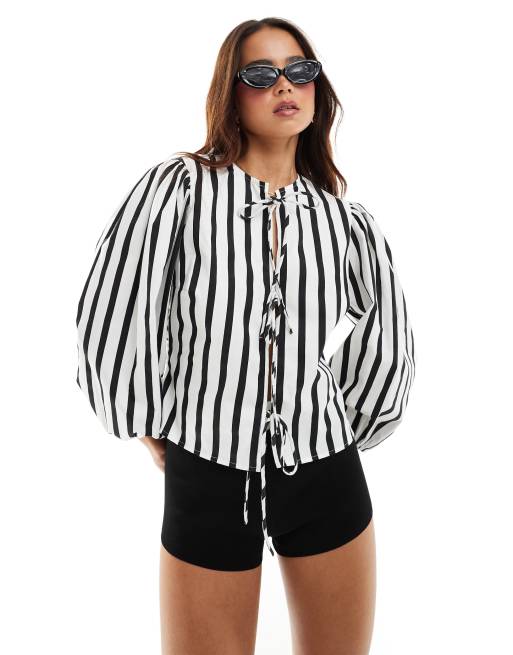 ASOS DESIGN - Top a maniche lunghe in cotone con laccetti e stampa a righe