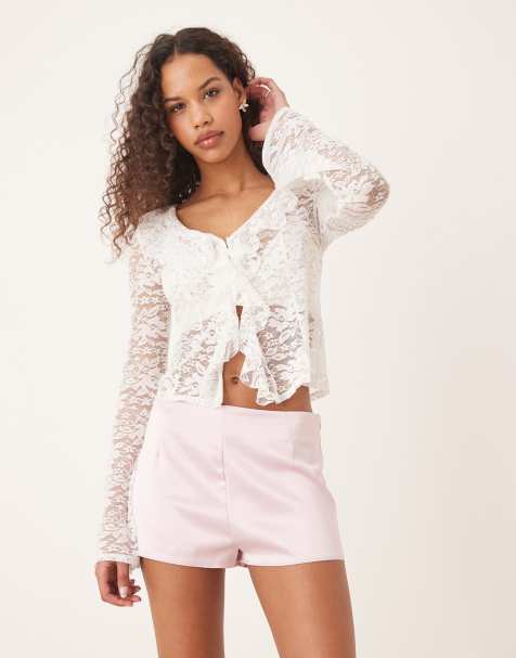ASOS DESIGN - Top a maniche lunghe in pizzo bianco con volant e chiusura con gancetti e occhielli - view 1