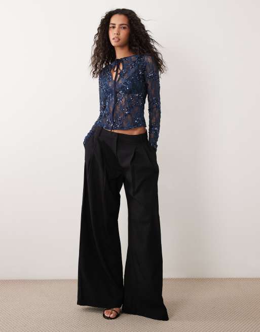 ASOS DESIGN top a maniche lunghe in pizzo con paillettes e apertura a goccia cut-out blu, 3 di 4