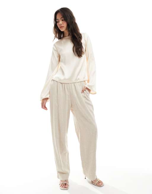 ASOS DESIGN - Top a maniche lunghe in raso color ostrica allacciato sul retro, 3 di 4