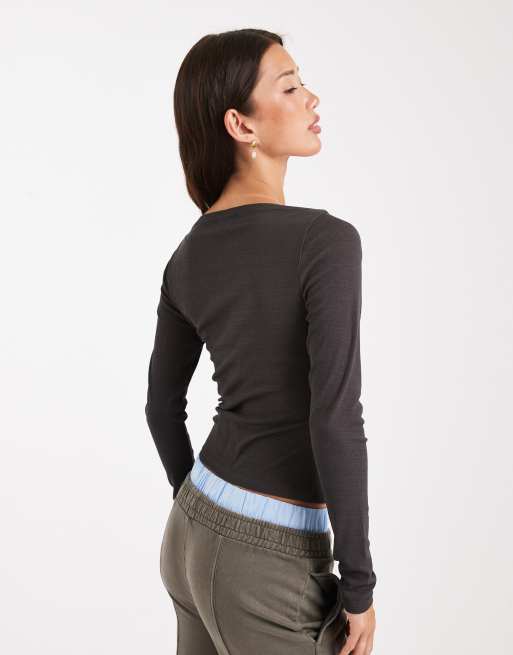 ASOS DESIGN - Top a maniche lunghe in rete testurizzata con scollo a barchetta color antracite, 4 di 4