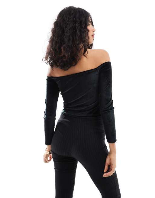 ASOS DESIGN - Top a maniche lunghe in velluto nero con fiocco oversize e scollo alla Bardot, 3 di 4