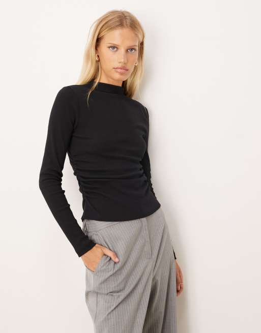 ASOS DESIGN - Top a maniche lunghe nero a coste con dettagli arricciati