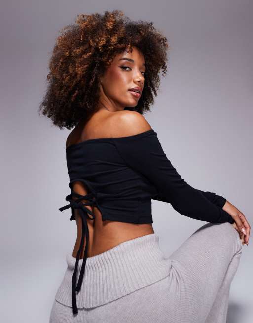 ASOS DESIGN - Top a maniche lunghe nero allacciato sulla schiena con spalle scoperte