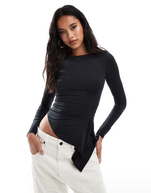 ASOS DESIGN - Top a maniche lunghe nero con dettaglio volant godet e scollo a barchetta