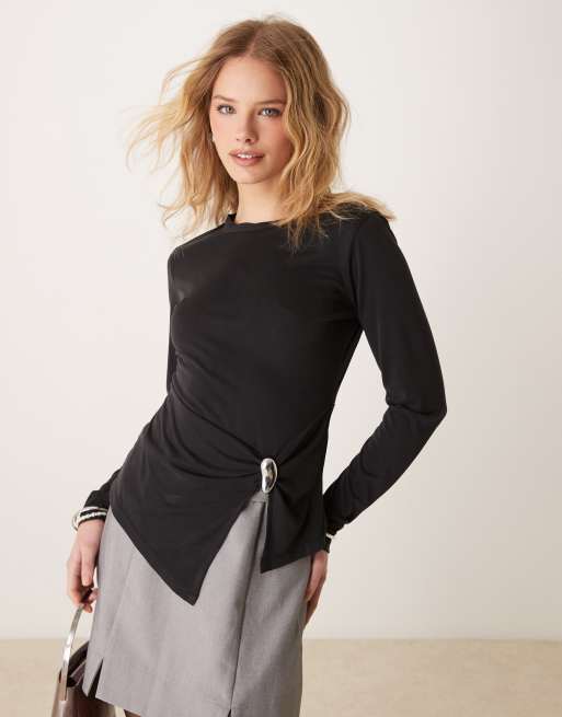 ASOS DESIGN - Top a maniche lunghe nero in modal con dettaglio attorcigliato e finiture argento