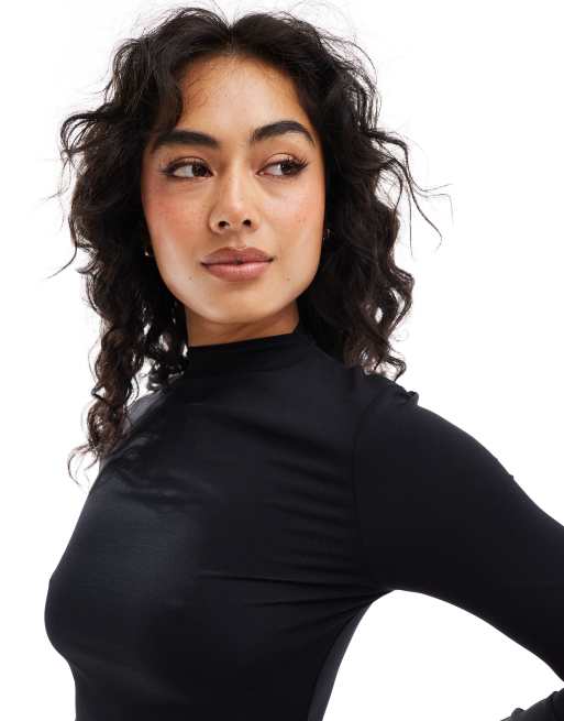 ASOS DESIGN - Top a maniche lunghe nero in poliammide con fondo asimmetrico, 3 di 4