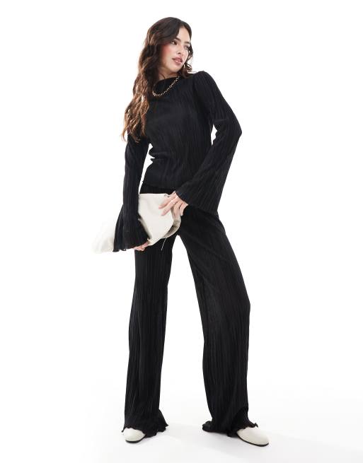 ASOS DESIGN - Top a maniche lunghe plissé nero con maniche svasate in coordinato, 2 di 4