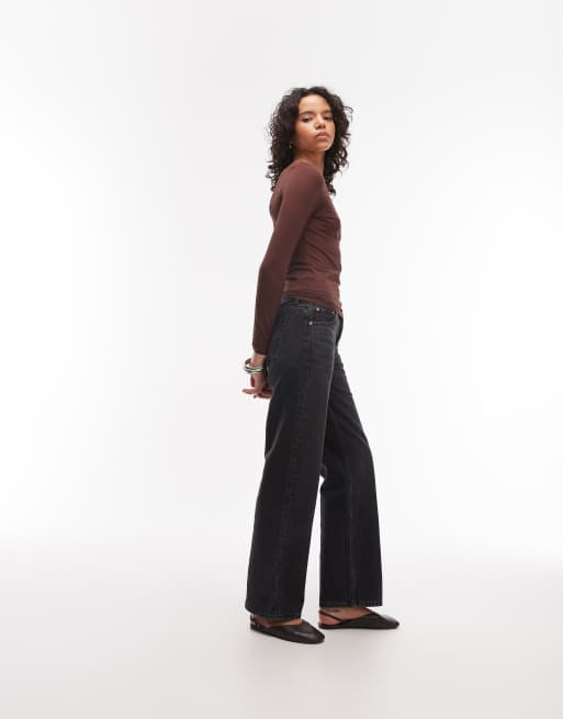 ASOS DESIGN - Top a maniche lunghe sinuoso color cioccolato con scollo a barchetta, 3 di 4