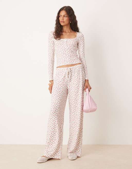 ASOS DESIGN - Top a maniche lunghe traforato a fiorellini in coordinato, 2 di 4
