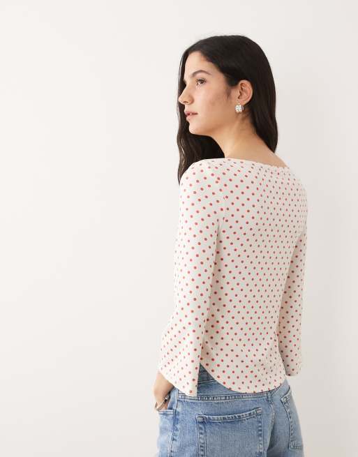 ASOS DESIGN - Top à pois rouges avec manches 3/4 et encolure bateau - Blanc, 4 de 4